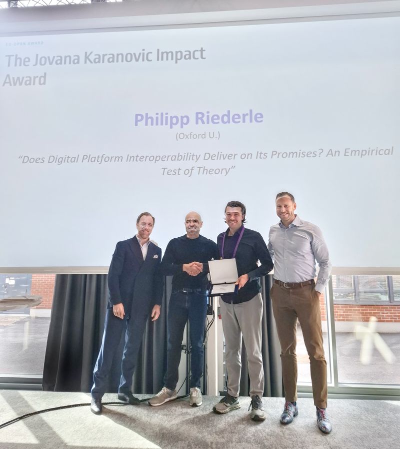 Philipp Riederle wins award for research on digital platform interoperability